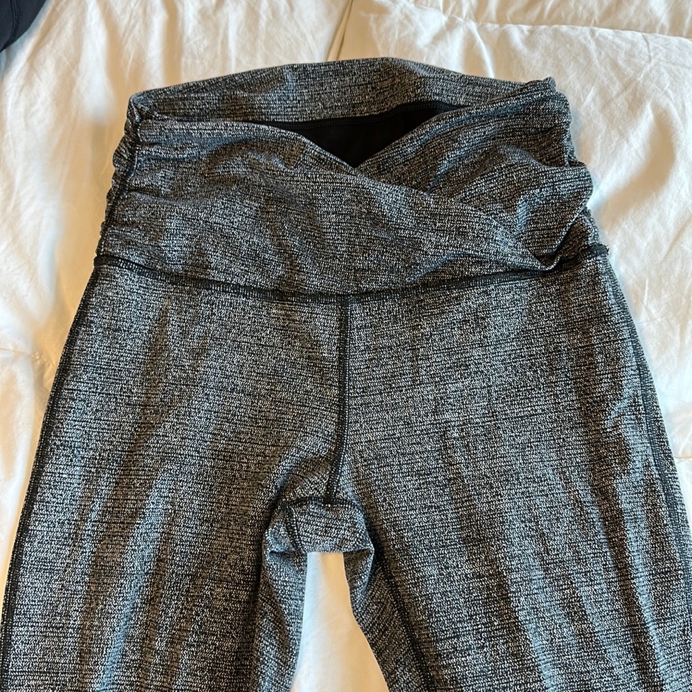 Lululemon wunder under crop size 4